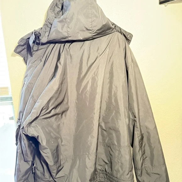 Bogner Men's Black Raincoat - Picture 7 of 7